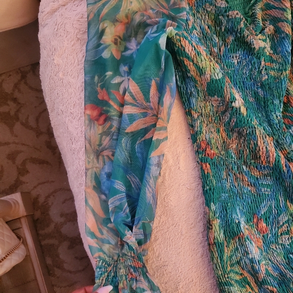 Floral Ruched dress - Picture 3 of 7